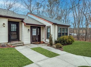 425 Bridgewater Dr UNIT D, Ridge, NY 11961