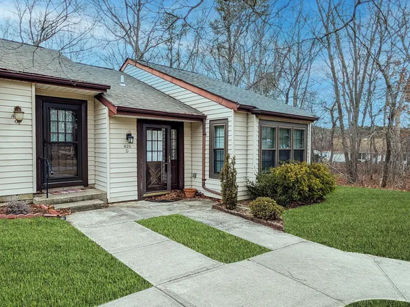 425 Bridgewater Drive #D, Ridge, NY 11961