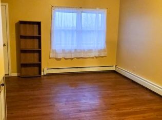 220 Elm St APT N, Newport, ME 04953