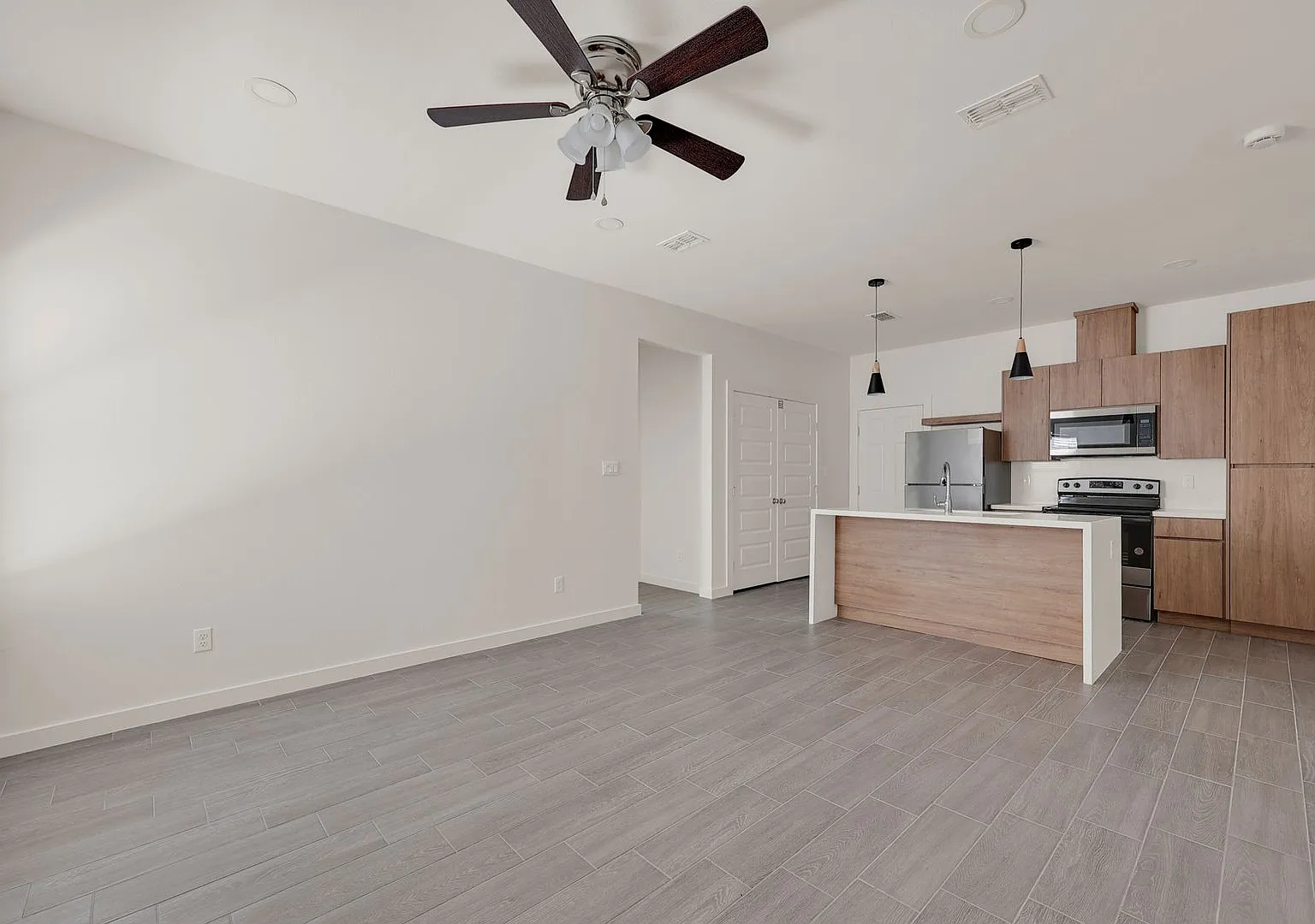Platinum Apts — Photo 2