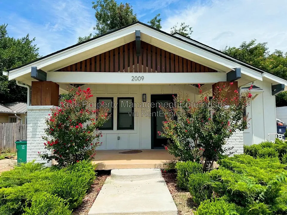 2009 NW 12th St