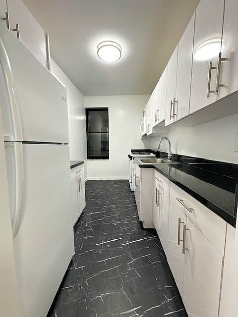 1st image of 220 Sherman Ave APT 3