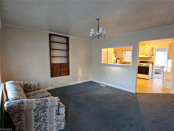 3rd image of 1816 Cody Ave