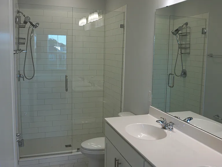 250 Brandon Lakes Dr — Photo 23