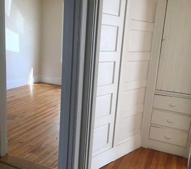 2nd image of 172 Laurel St APT 1