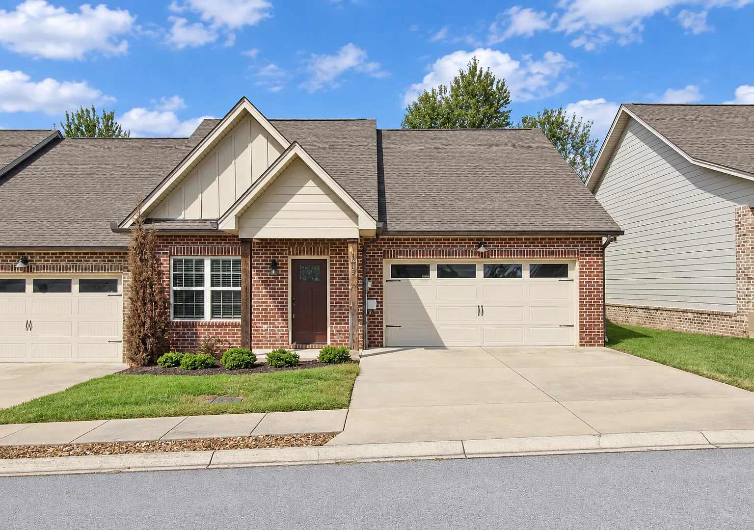 242 Cypress Ridge — Photo 1