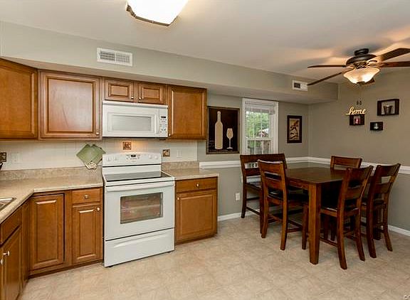 5th image of 9900 Warson Ct