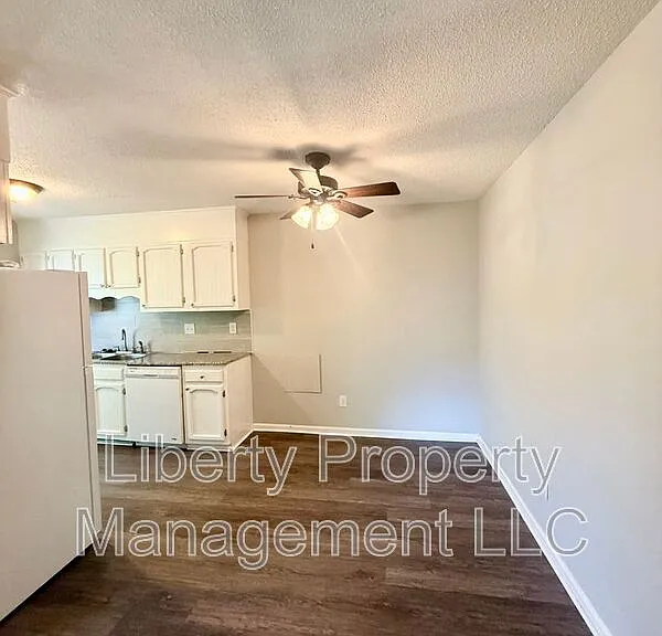 512 Nottingham Dr — Photo 4