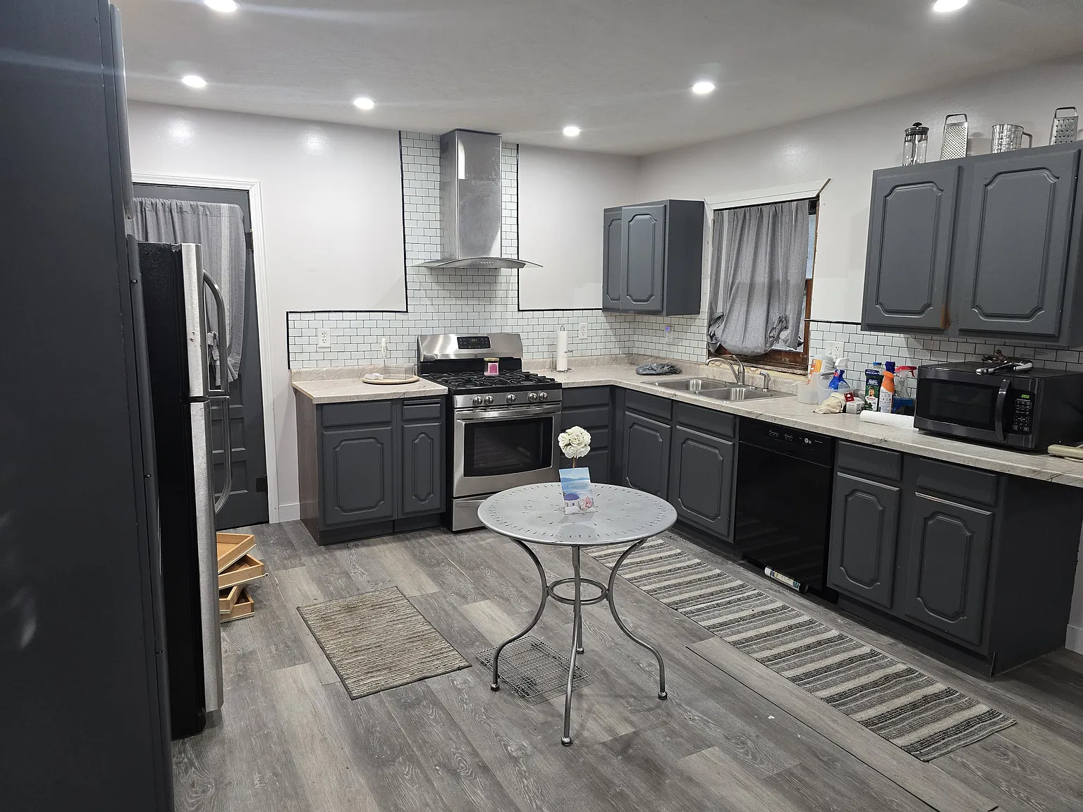 2 bed, 942 sqft, $975 — Photo 2