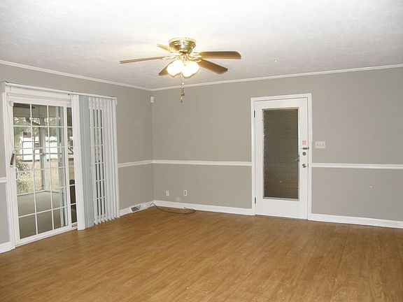 5th image of 202 E 14th St
