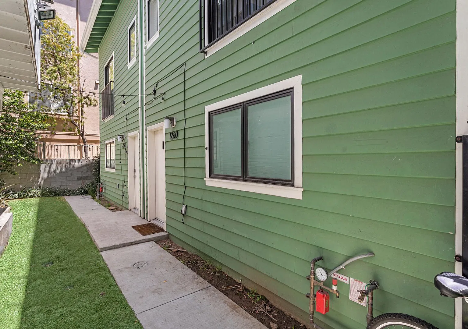Adams Houses — Photo 2