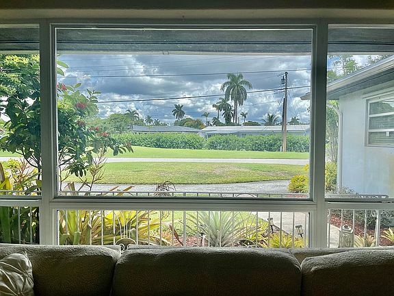 4th image of 3212 Calle Largo Dr
