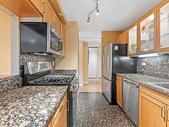 3rd image of 1400 5th Ave APT 6F