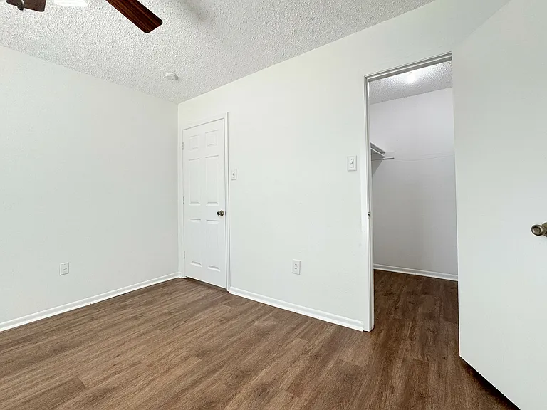 7324 Menlo Dr — Photo 32