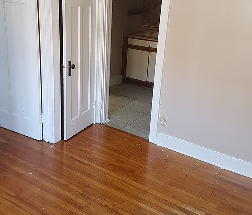 3rd image of 1291 Elsmere Ave #9