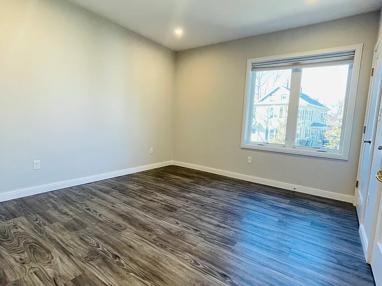 345 Pleasant St #9 — Photo 4