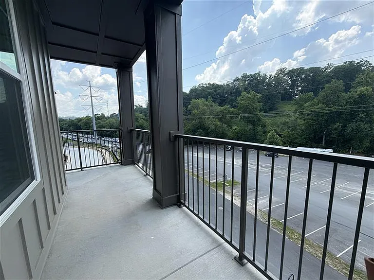 District on the Etowah Apartments — Photo 929