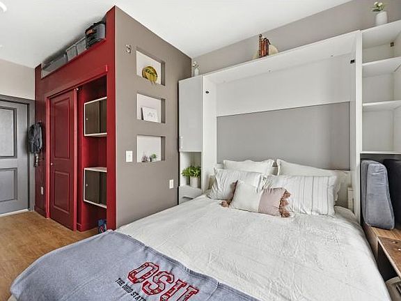 2nd image of 200 W Norwich Ave #531