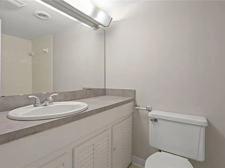 705 Edgewater Trl NW — Photo 32