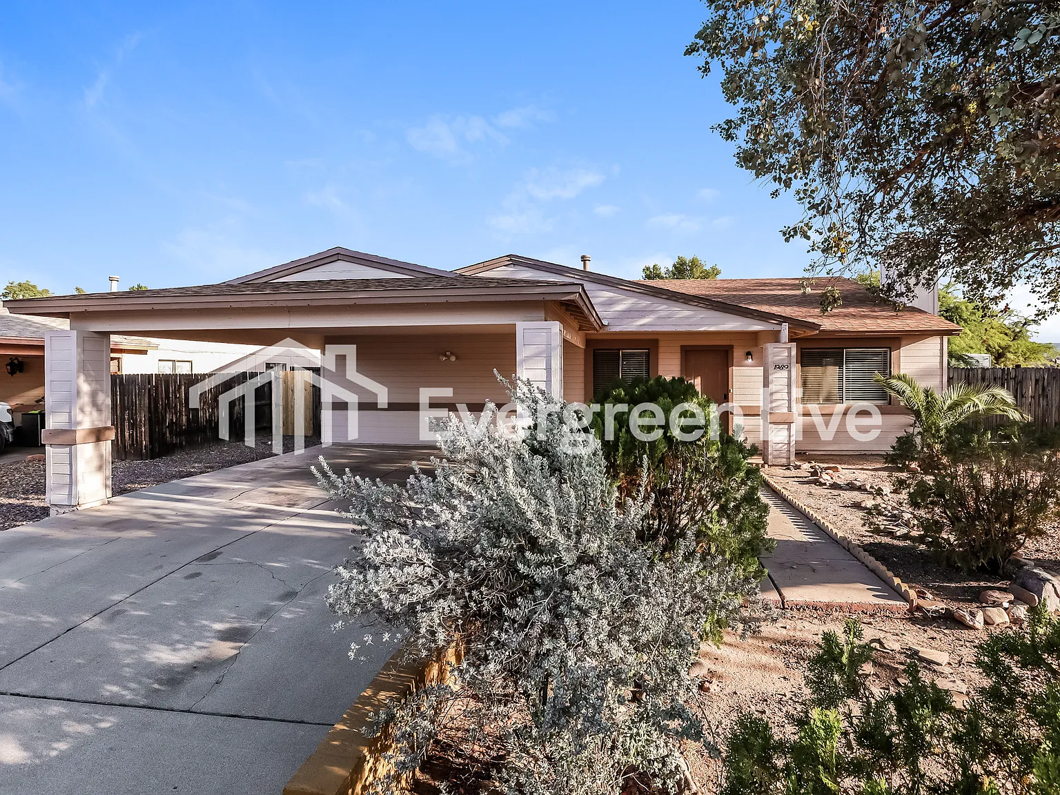 4 bed, 2.0 bath, 1584 sqft, $1,845 — Photo 1