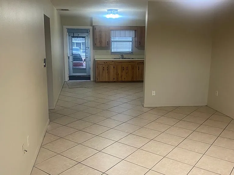 3021 Villa Rd — Photo 9