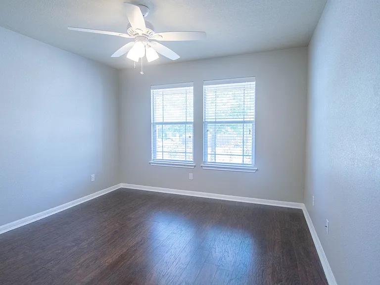 504 Comal Run — Photo 17