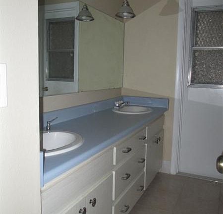 3rd image of 1284 Saint Andrews Dr