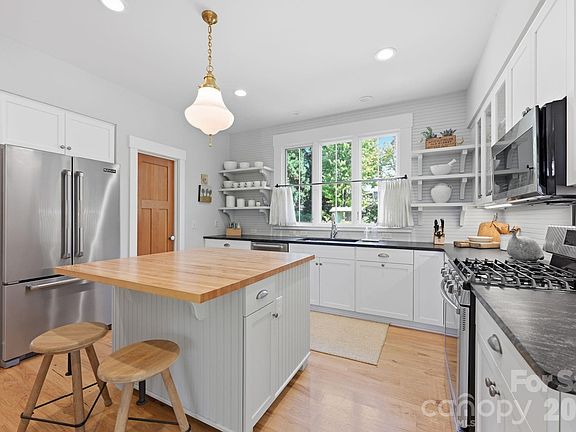 5th image of 415 Goodrum St