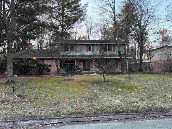 1401 Bayberry Ln, Midland, MI 48640