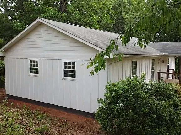 3rd image of 107 Ledbetter Ln
