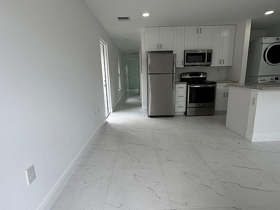 4th image of 4708 Weymouth St