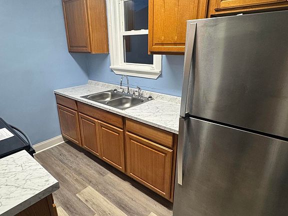 5th image of 955 ALLISON Street
