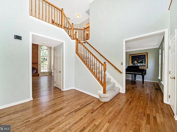 3rd image of 4406 Huntchase Dr
