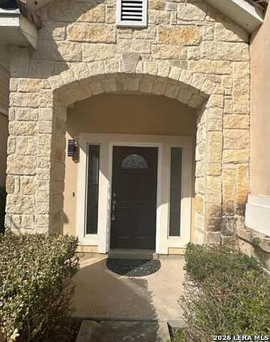 4 bed, 2.5 bath, 1955 sqft, $2,399 — Photo 3