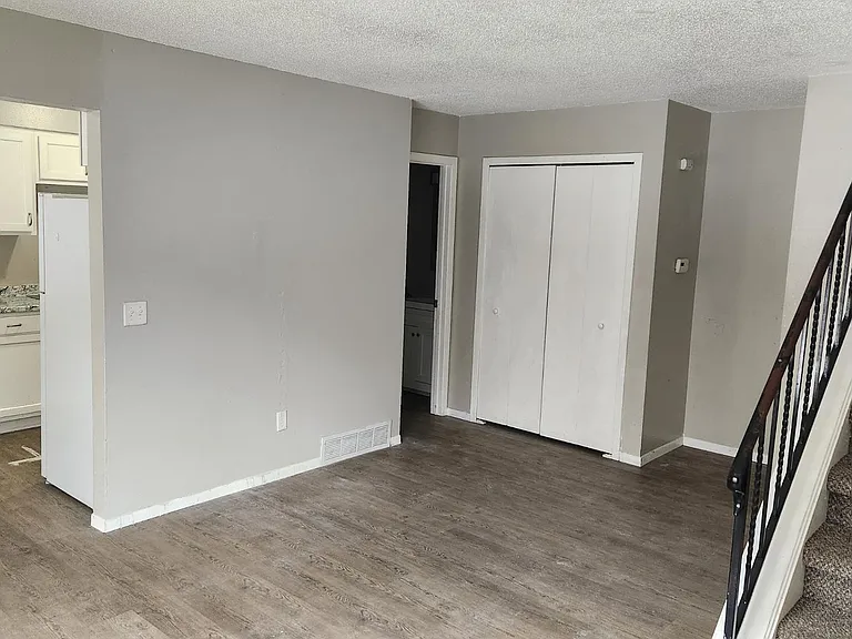 4515 W Bancroft St #9-10 — Photo 7