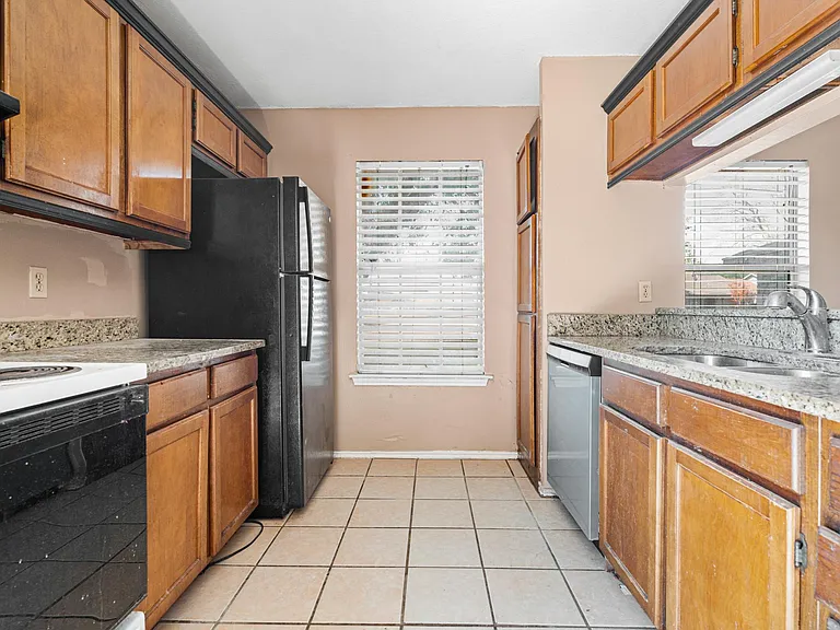 5202 Gawain Dr — Photo 11