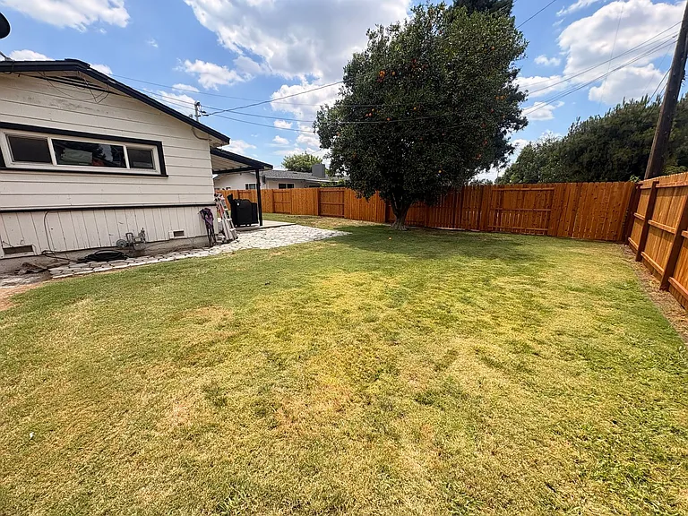 1035 S Woodland St — Photo 11