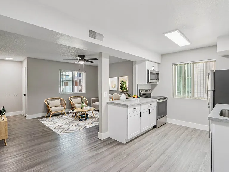 Sunrise in Chandler Apartments — Photo 49