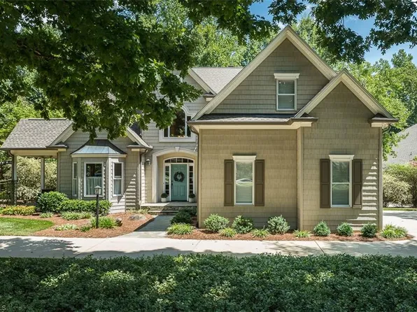 6400 Glendevon Dr, Whitsett, NC 27377