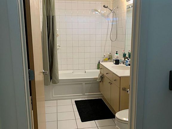 4th image of 1720 S Michigan Ave APT 1616