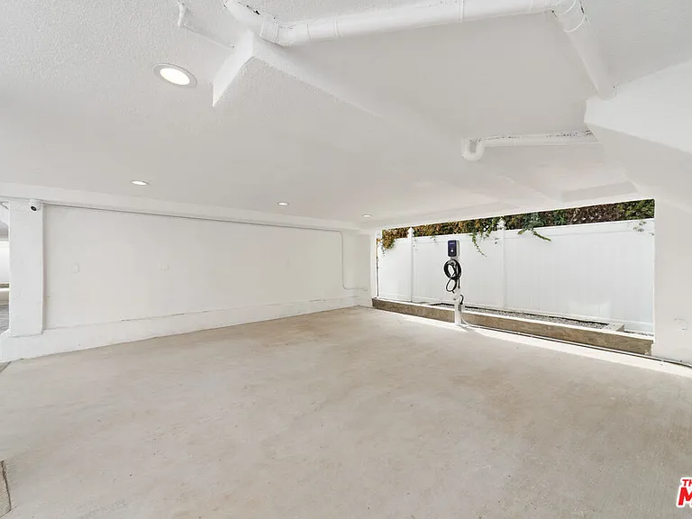 458 N Sierra Bonita Ave #460 — Photo 12