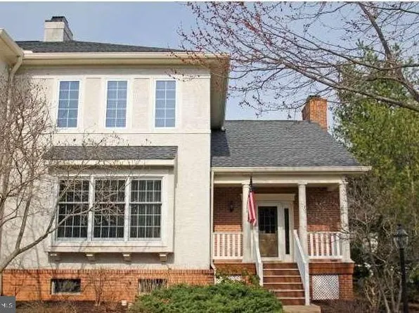 566 Cricket Ln, Downingtown, PA 19335