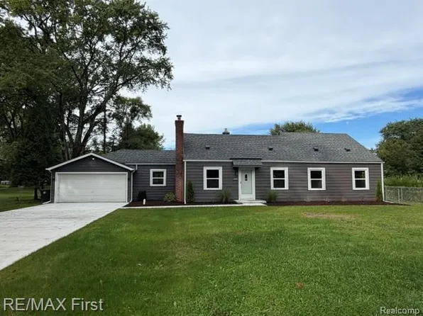 16045 Oporto St, Livonia, MI 48154