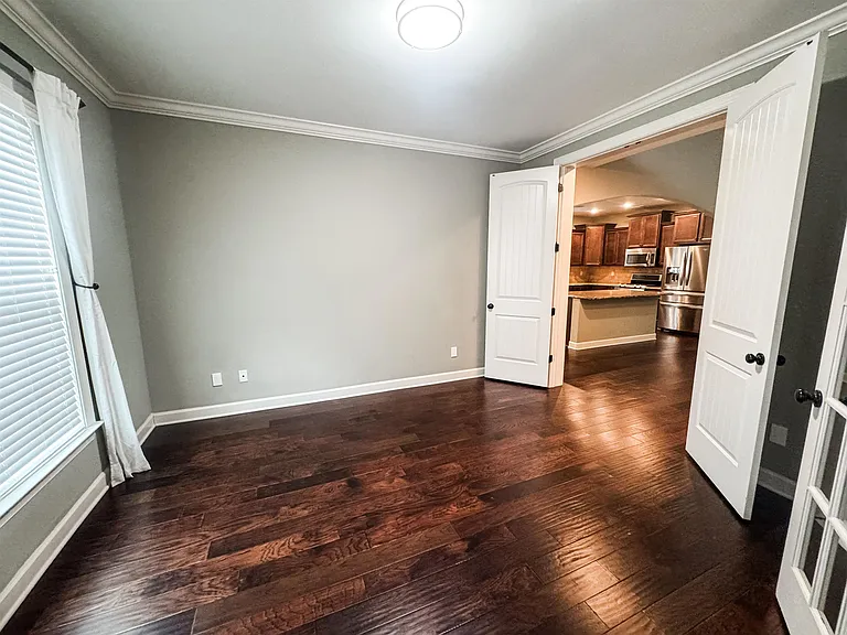 1229 Grainfield Cv — Photo 3