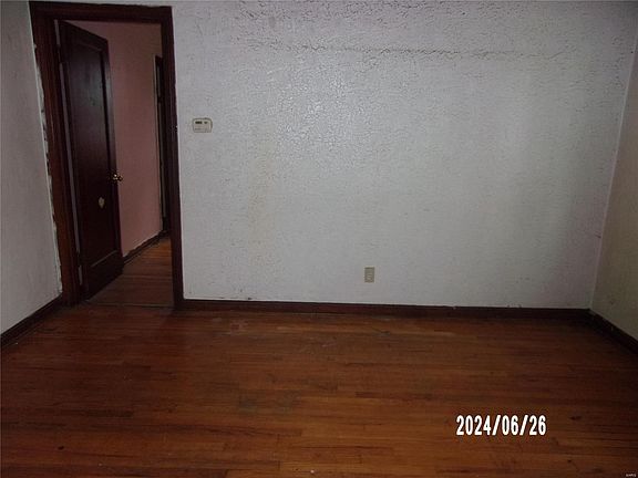 4th image of 1351 Ferguson Ave