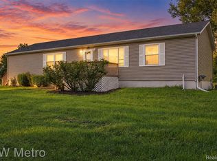 6745 Robb Rd, Fowlerville, MI 48836