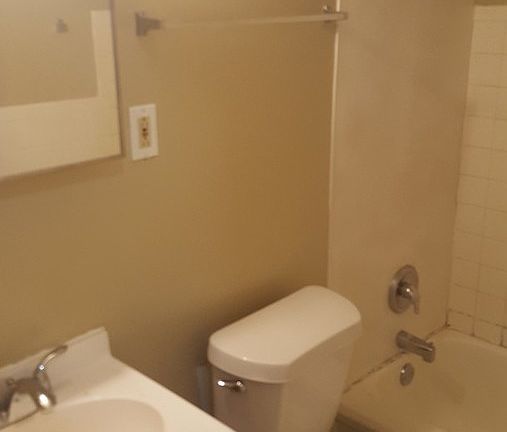 5th image of 8538 N Broadway St #A