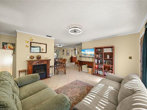 5th image of 19016 Murcott DR E