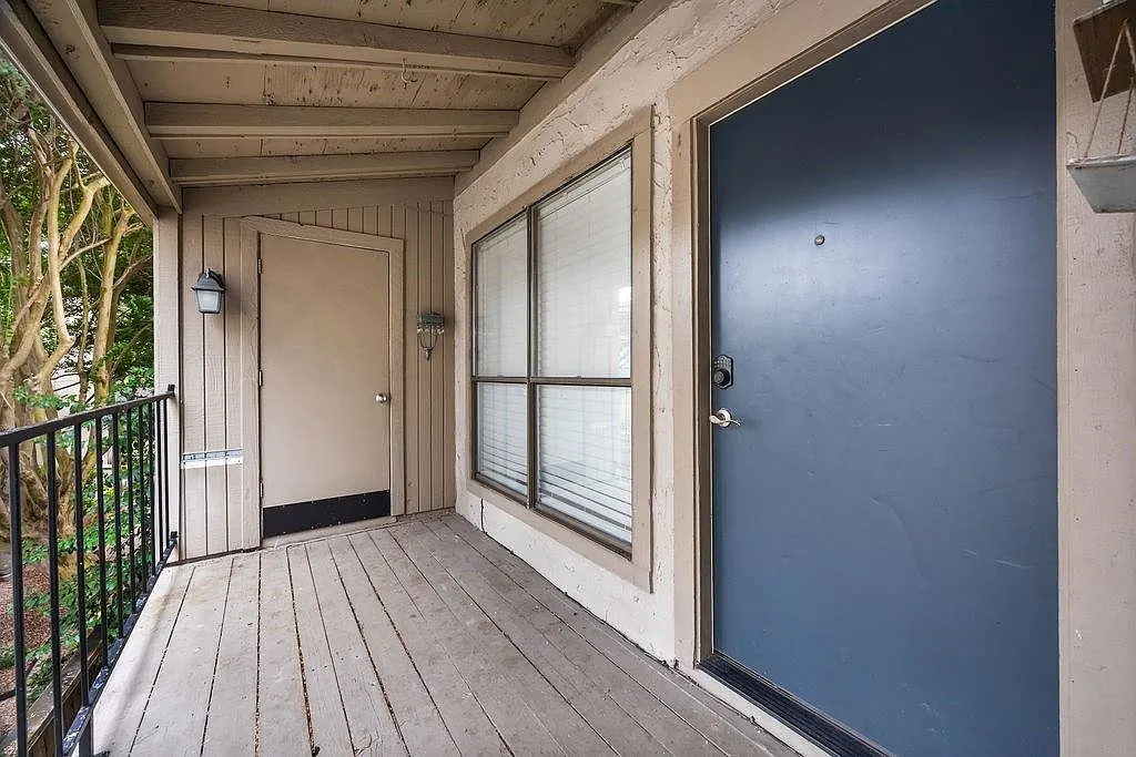 2 bed, 2.0 bath, 1014 sqft, $1,750 — Photo 2