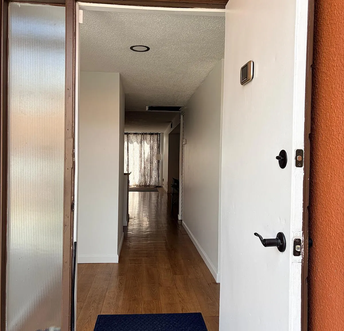 3 bed, 2.0 bath, 1359 sqft, $3,000 — Photo 3